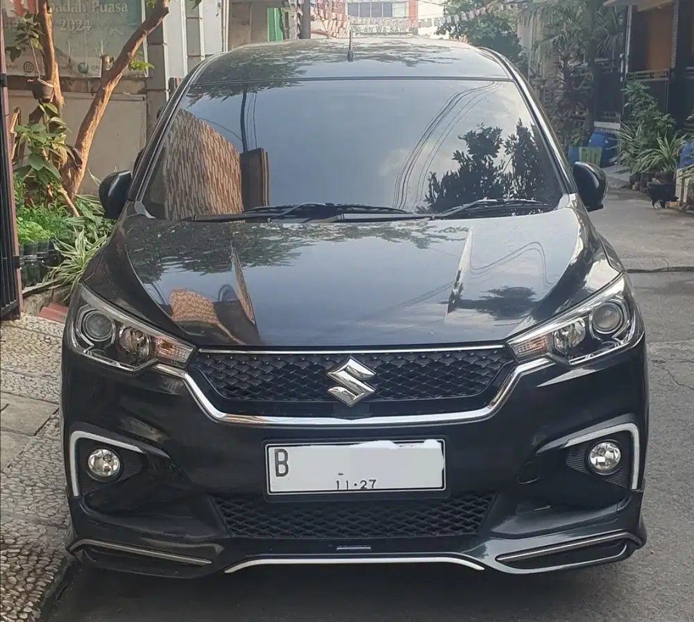 Suzuki Ertiga 2022 HS AT Hitam