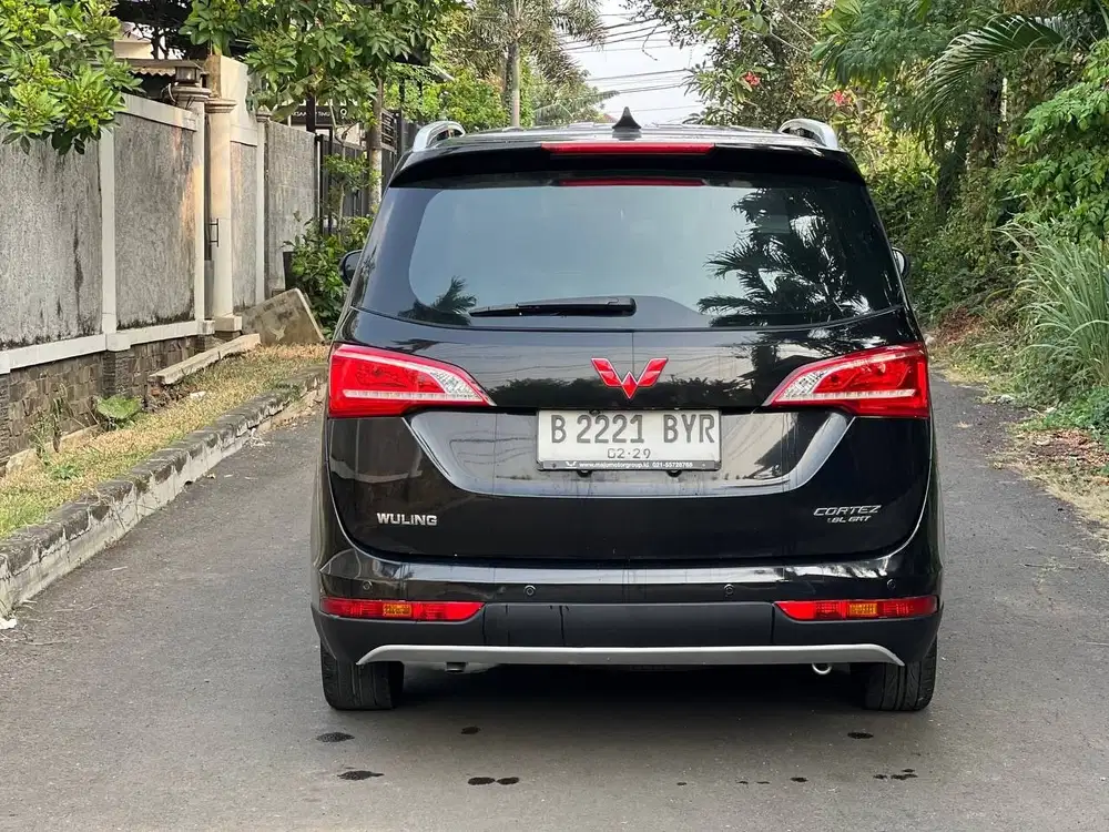 Wuling Cortez CT Lux MT 2018 Hitam