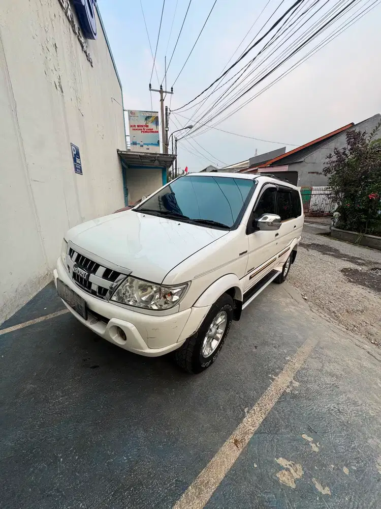 Isuzu Grand touring 2013 Diesel