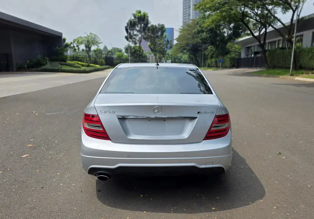Mercedes-Benz C250 2012 Bensin