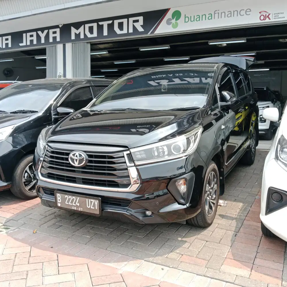 Toyota KIJANG INNOVA 2.0 V AT 2022 - HITAM