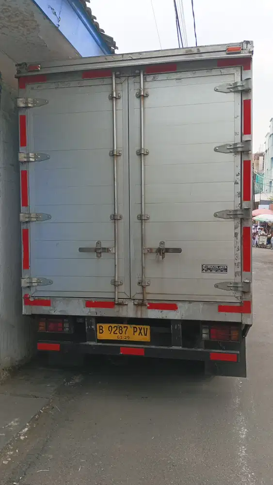 Isuzu Elf 2023 Bensin