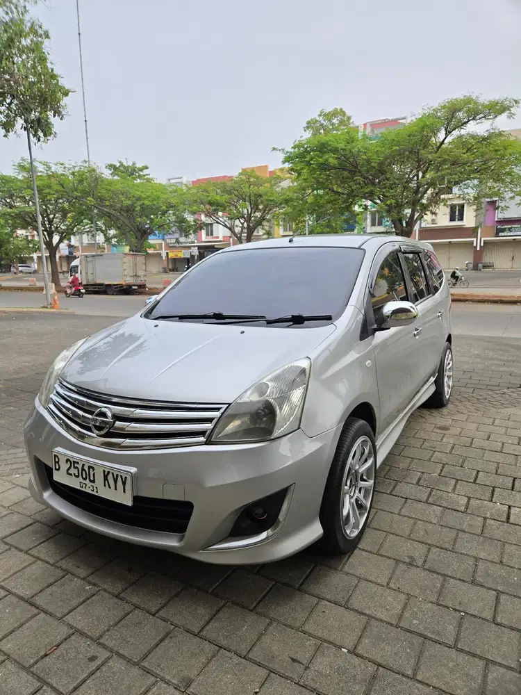 Nissan Grand livina 2013 Bensin