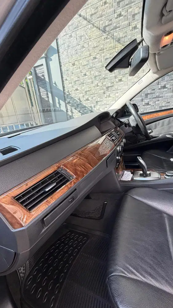 BMW 523i 2008 Bensin