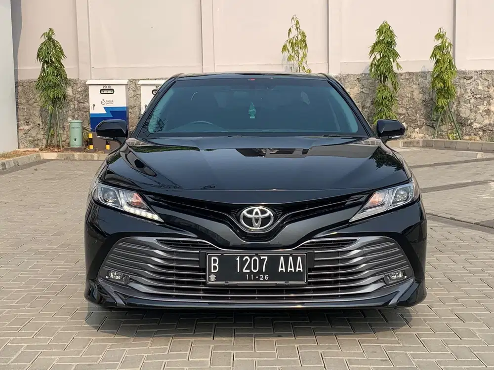 TOYOTA CAMRY 2.5 V BENSIN AT 2021 - SIAP PAKAI & LOW KM
