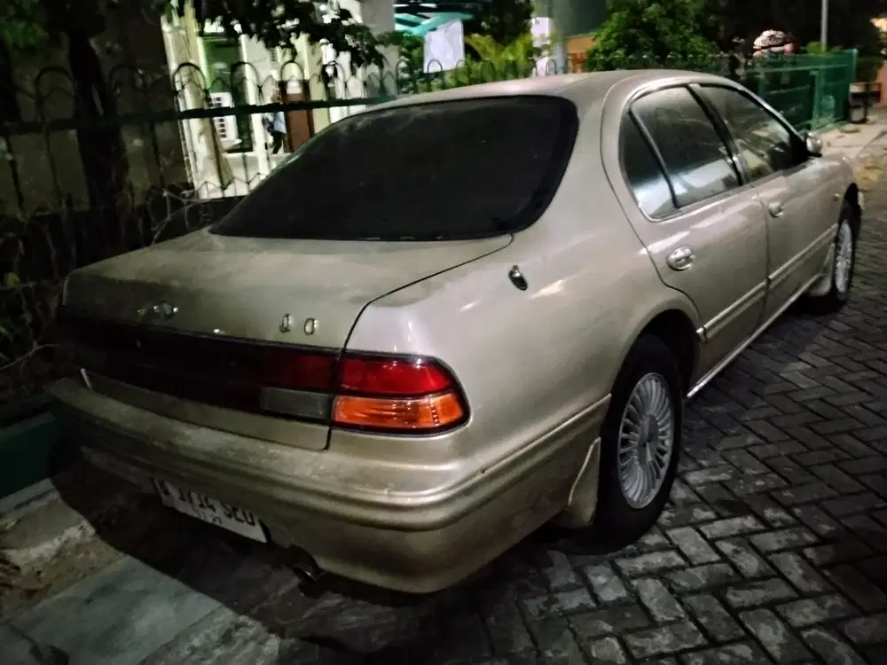 Nissan Infiniti 1997 Bensin