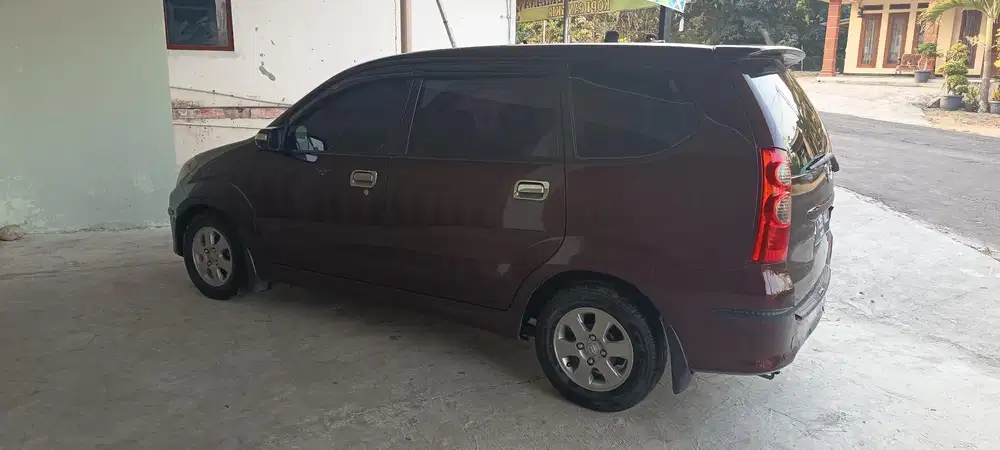 Daihatsu Xenia 2010 Bensin