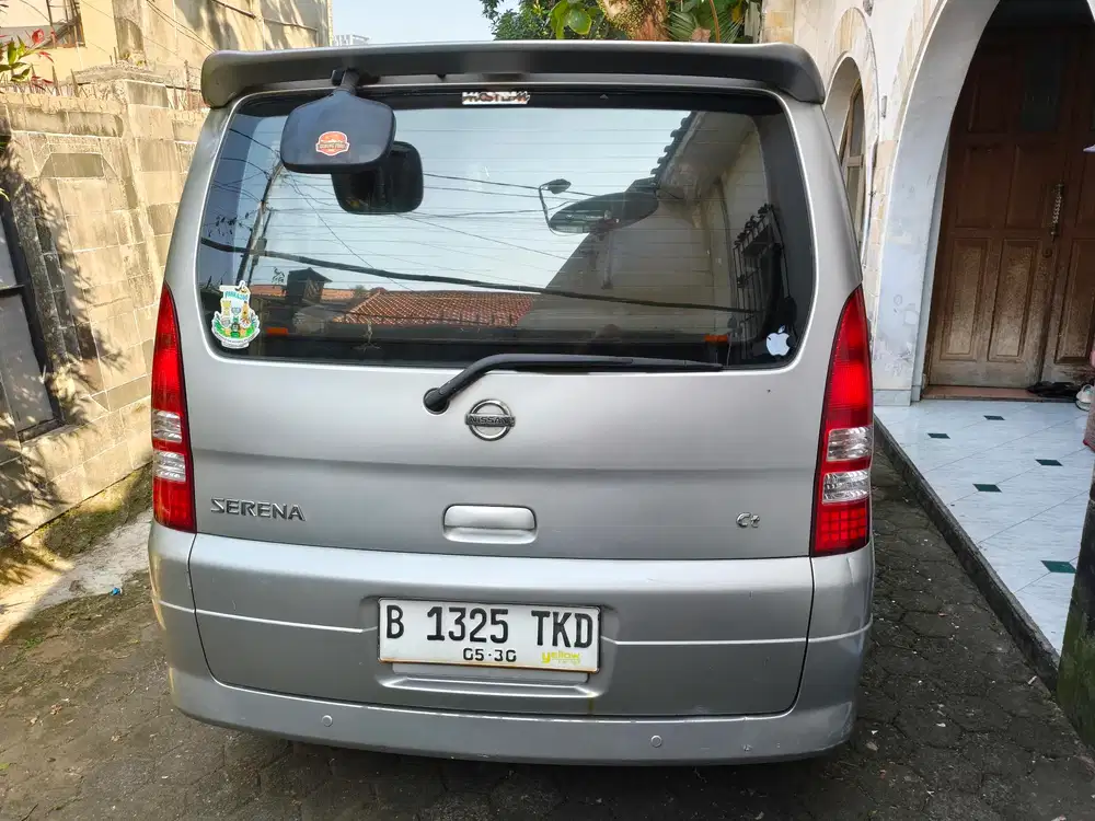 Nissan Serena 2010 Bensin