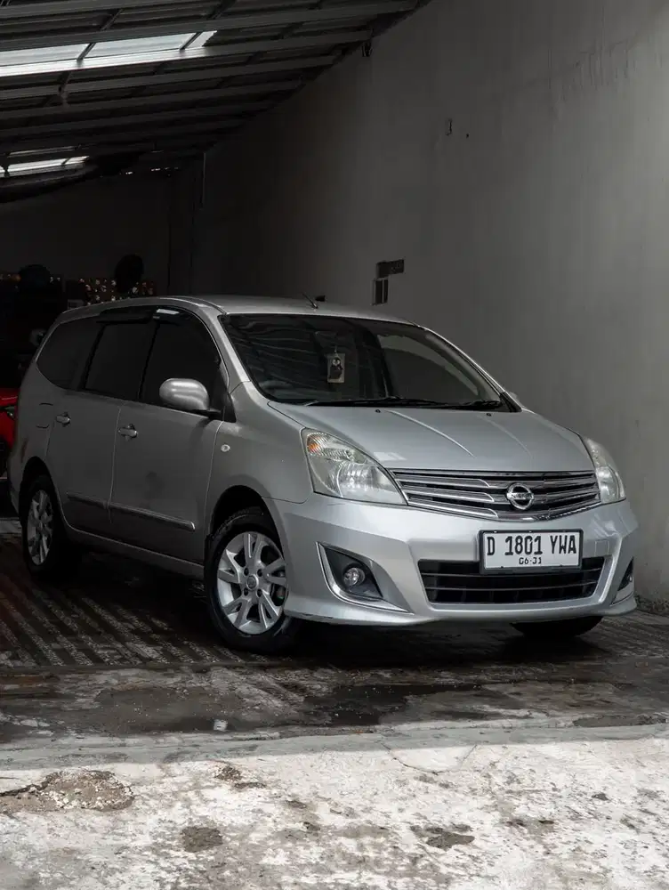 Nissan Grand livina 2013 Bensin