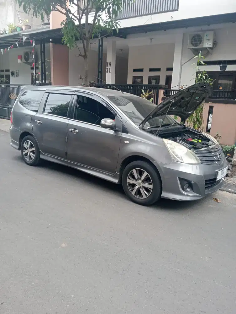 Nissan Livina 2012 Bensin