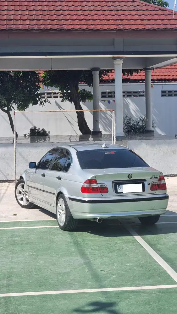 BMW 318i 2003 Bensin