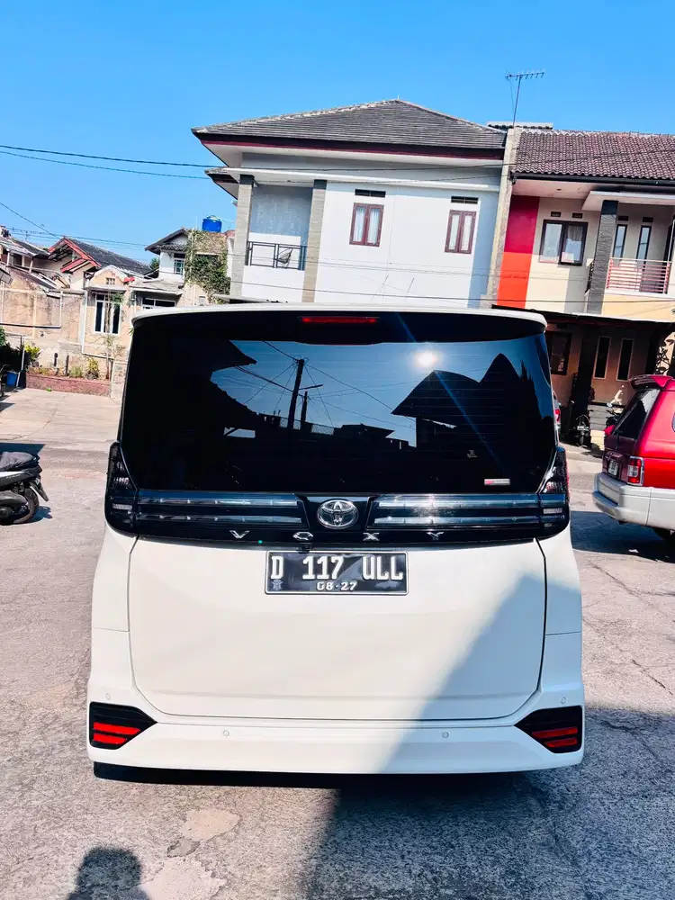 Toyota Voxy 2022 Bensin