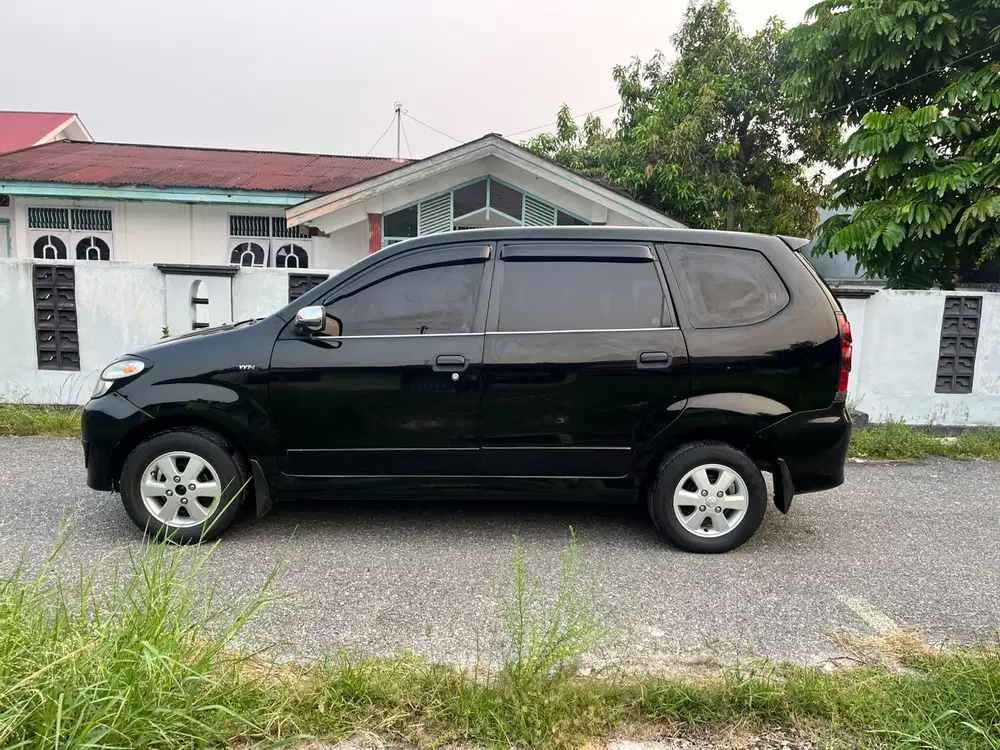 Toyota Avanza 2011 Bensin
