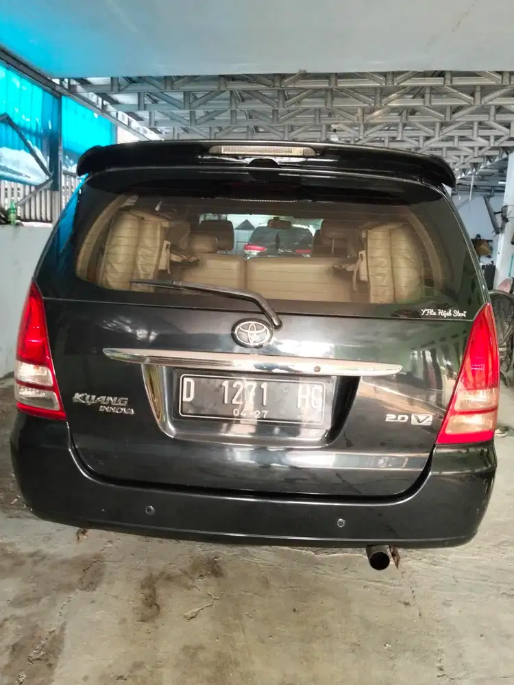 Toyota Kijang Innova 2005 Bensin