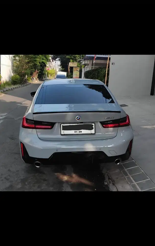 BMW 320i 2023 Bensin
