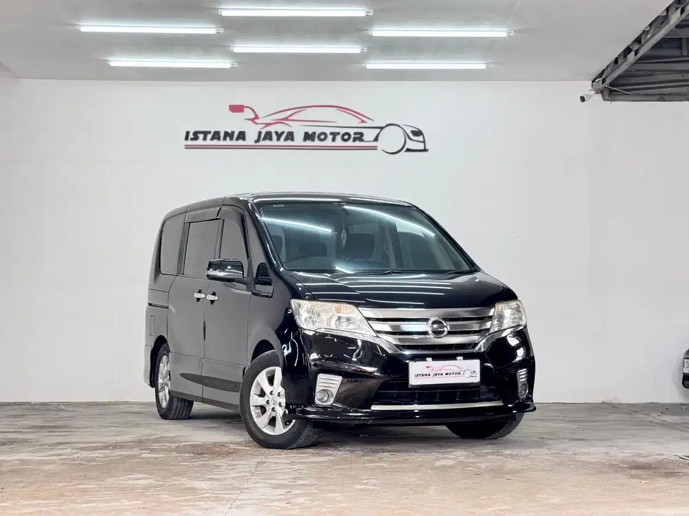 Nissan SERENA 2.0 HWS AT 2013 - HITAM