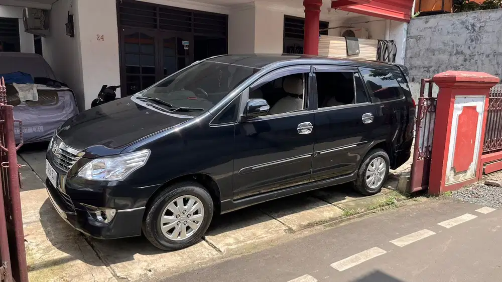 Toyota Kijang Innova 2012 Bensin