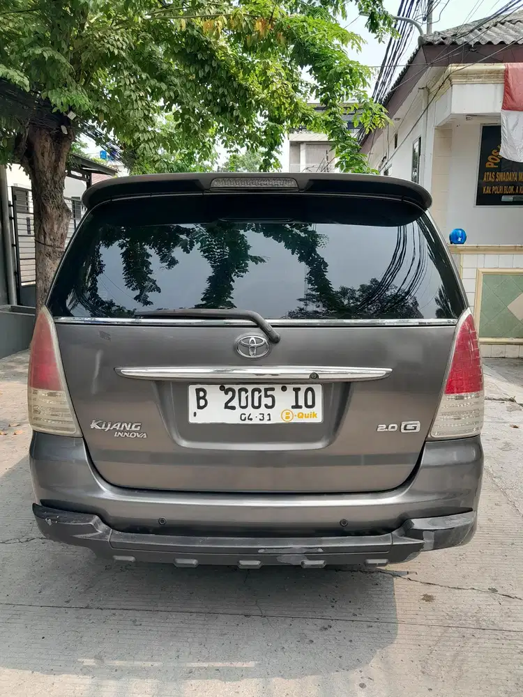 Toyota Kijang Innova 2011 Bensin