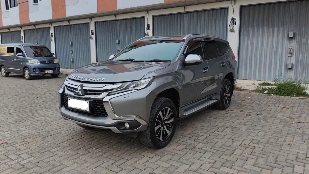 Mitsubishi Pajero Sport 2016 Dakar sunroof
