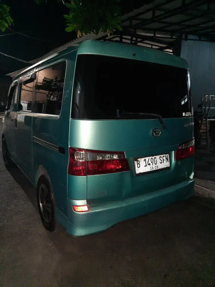 Daihatsu Luxio 2009 Bensin