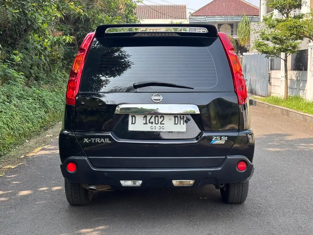 (lowkm) Xtrail ST 2010 black on black mulus