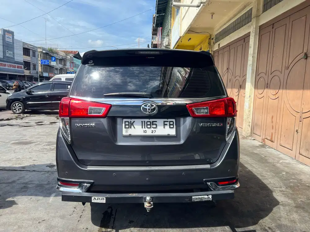 Toyota Innova venturer diesel matic 2017