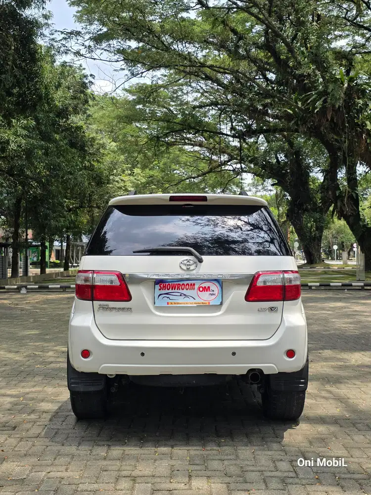 Toyota Fortuner 2010 Bensin