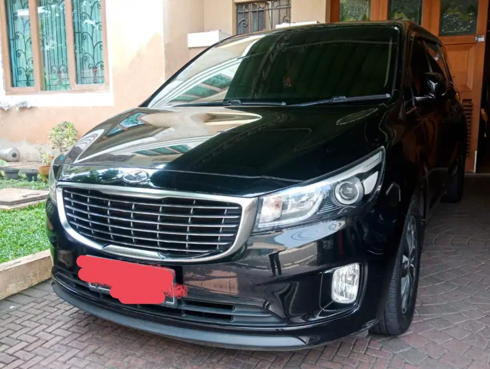 Kia Grand Sedona 2017 Bensin
