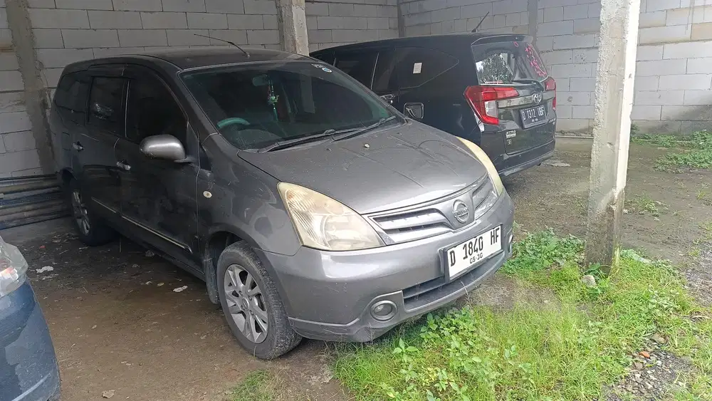 Nissan Grand livina 2011 Bensin