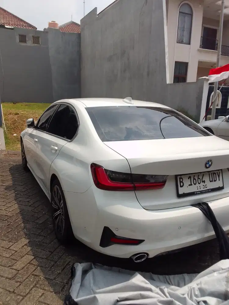BMW 320i 2022 Bensin