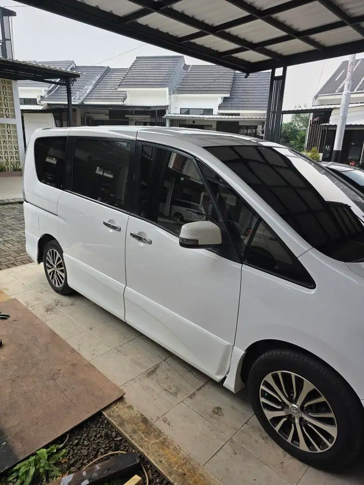 Nissan Serena 2015 Bensin