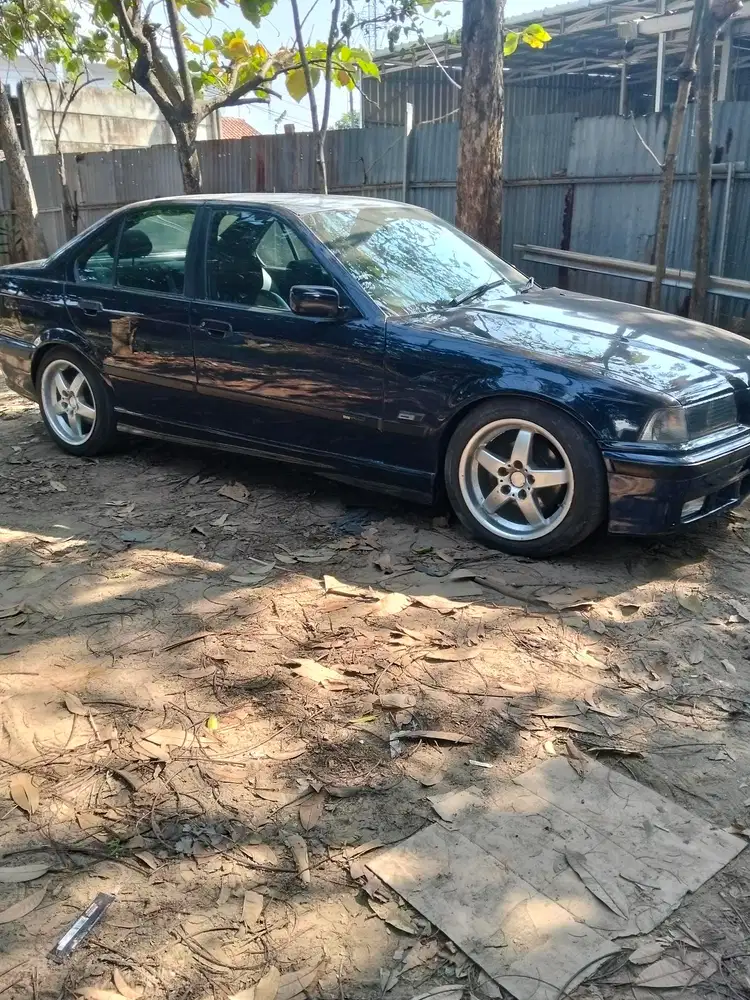 BMW 318i 1996 Bensin