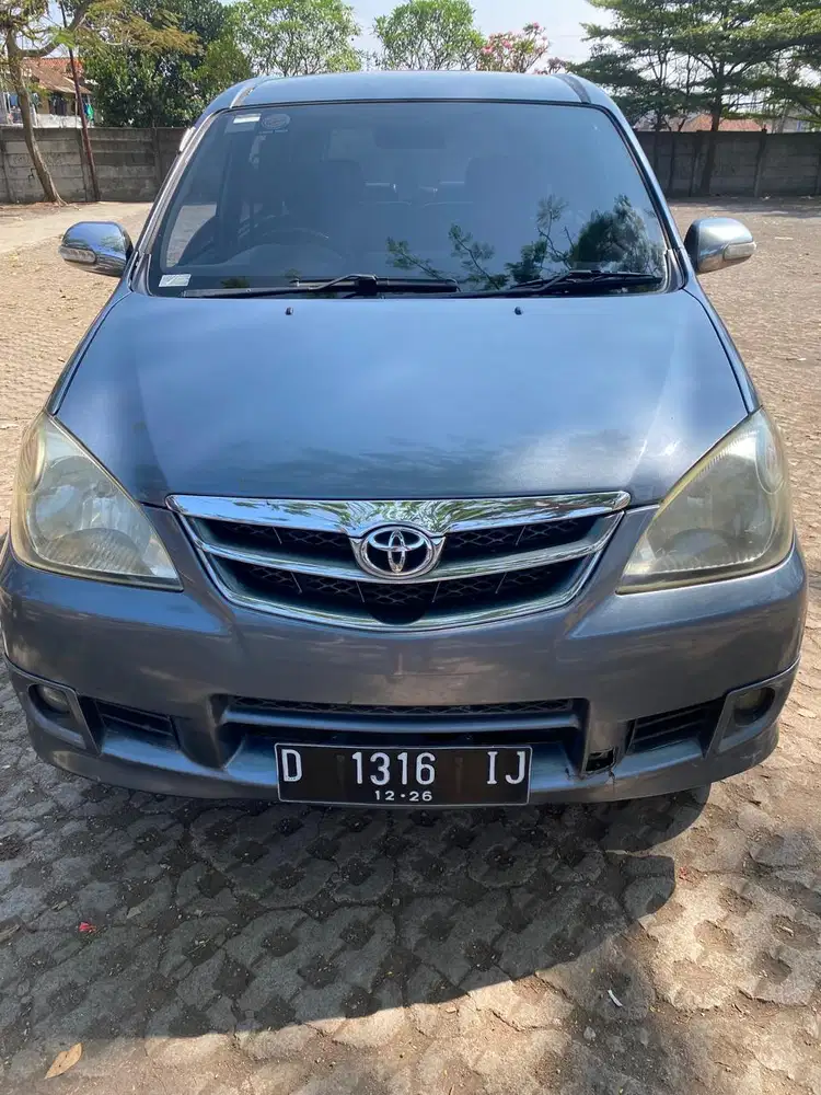 Toyota Avanza 2010 Bensin