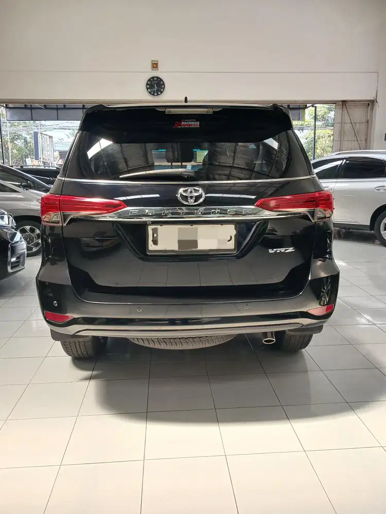 Toyota Fortuner VRZ 2016 Hitam met A/T Disel