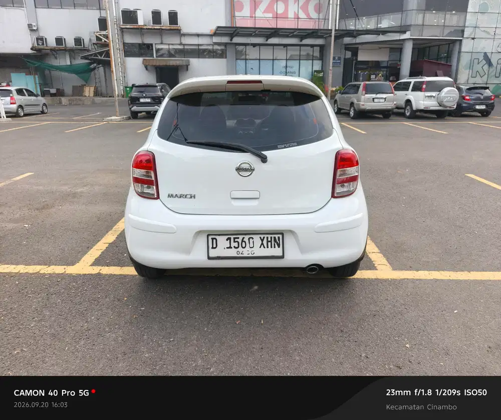 Nissan March 2011 Bensin