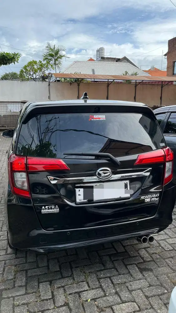 Daihatsu Sigra R 2018 Hitam A/T 1.2cc