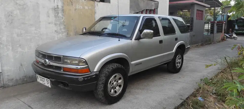 Opel Blazer 2000 Bensin