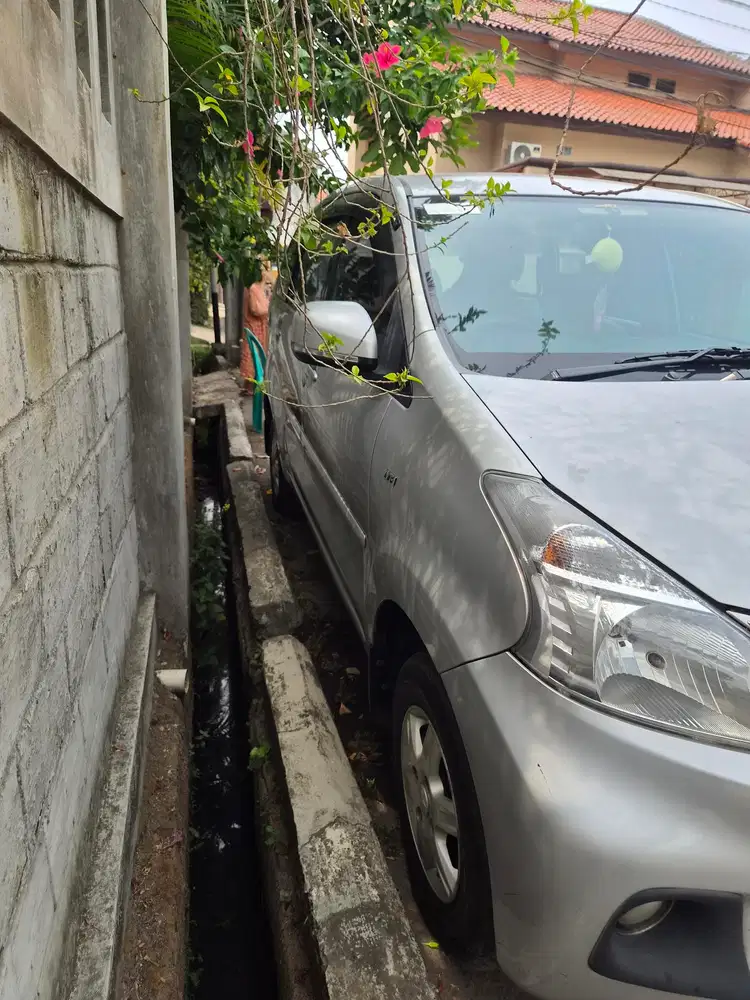 Daihatsu Xenia 2011 Bensin