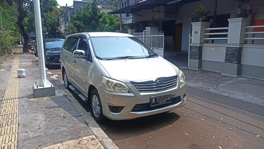 Toyota Kijang Innova 2012 Diesel
