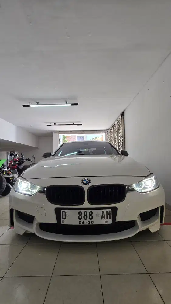 BMW 320i 2013 Bensin