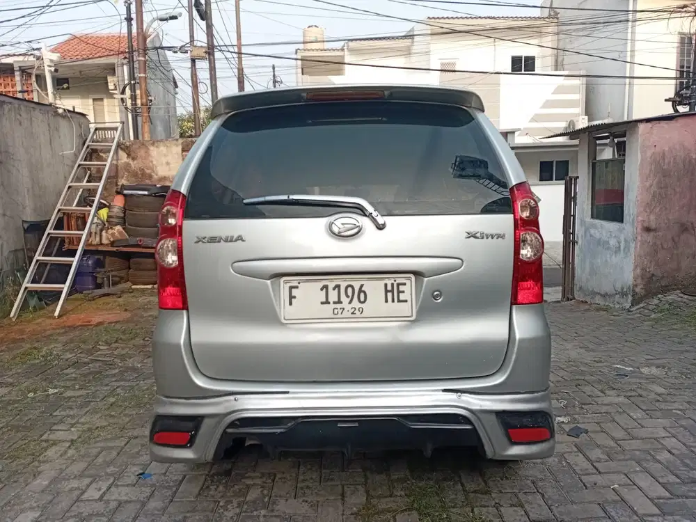 Daihatsu Xenia 2011 Bensin