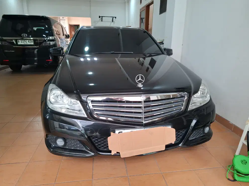 Mercedes-Benz C-Class 2012 Bensin
