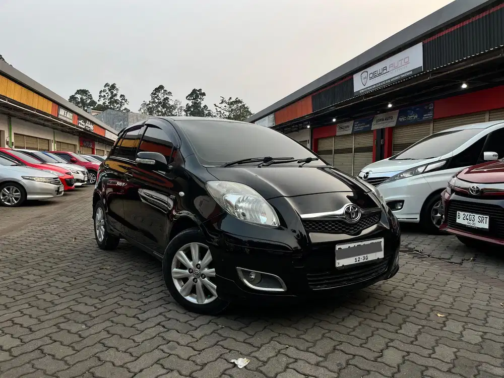 Toyota Yaris E At 2011 DP 5 JT!!!