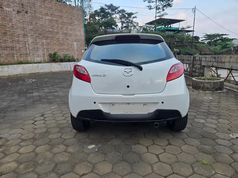 Mazda 2 2010 Bensin