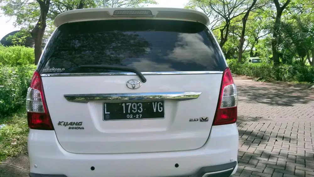 Toyota Kijang Innova 2012 Bensin