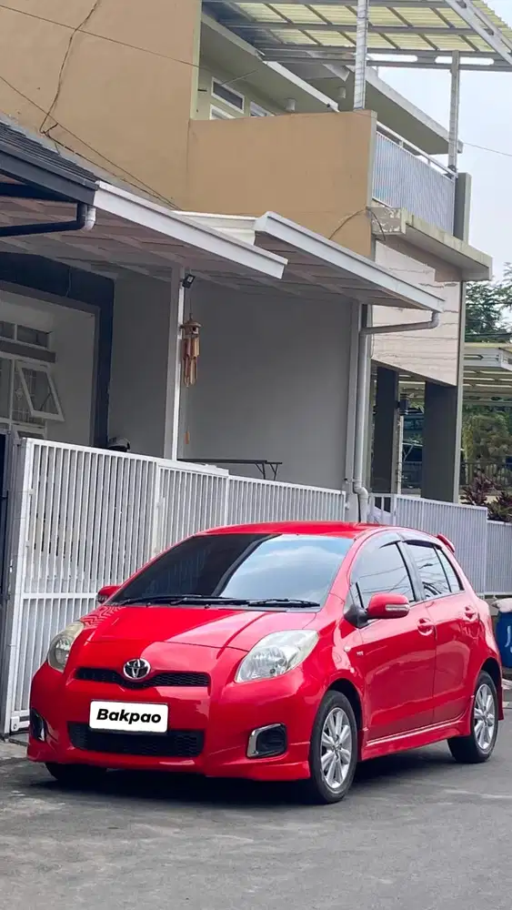 Toyota Yaris E 2012