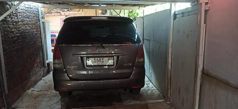 Toyota Kijang Innova 2011 Bensin