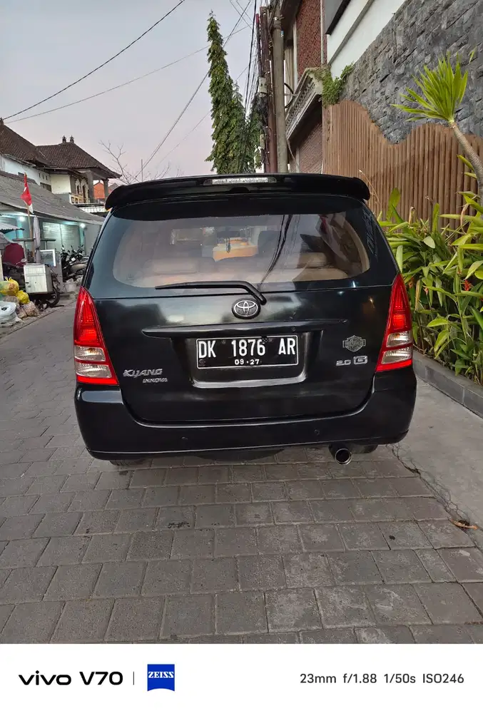 Toyota Kijang Innova 2006 Bensin