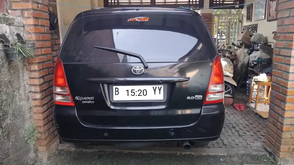Toyota Kijang Innova 2005 Bensin