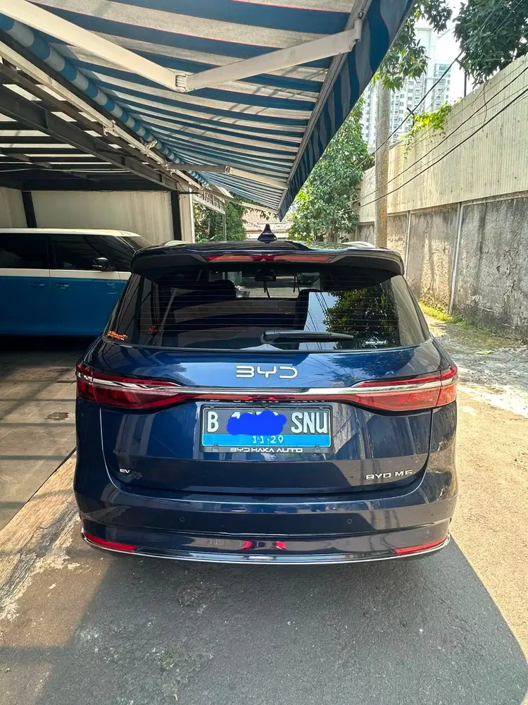 BYD M6 2024 Listrik
